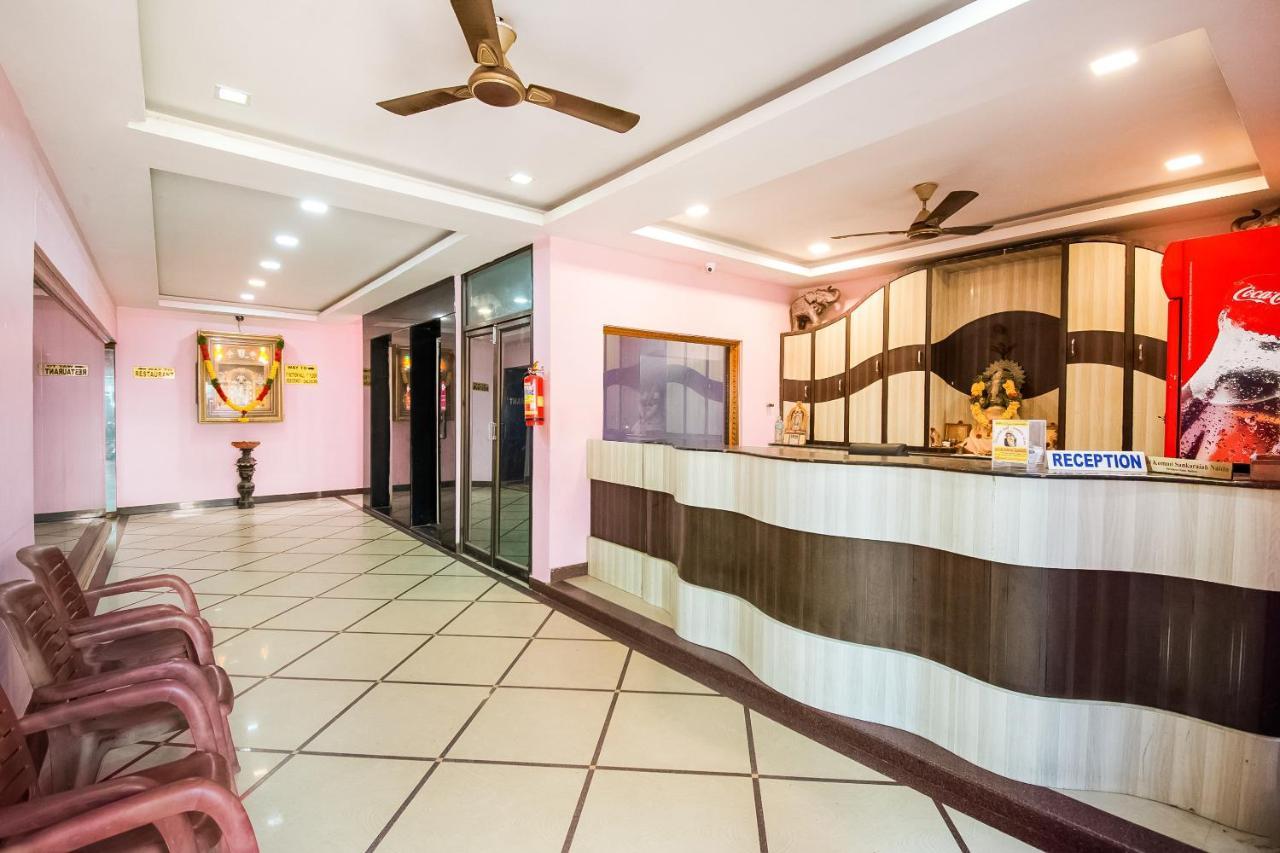Oyo 62964 Hotel Vandana Grand Неллуру Экстерьер фото
